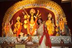 Sushmita Sen graces Durga Puja in Mumbai on 10th Oct 2013 (7)_5258001d3f5e6.JPG